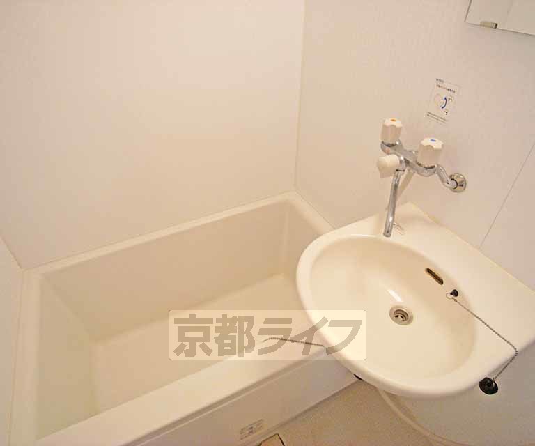 バス・シャワールーム　広いお風呂です。