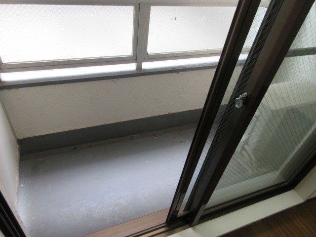 バルコニー　他の住戸の御写真です。