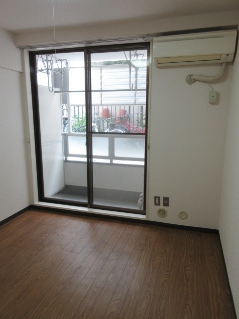 居室・リビング　他の住戸の御写真です。