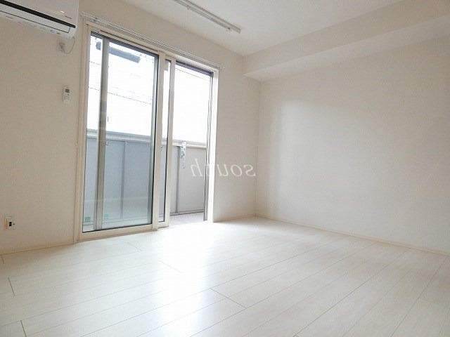 居室・リビング　洗練された清潔感漂う清楚な仕上がり