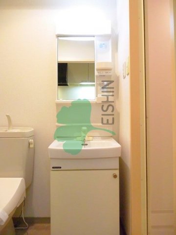 洗面設備　シンプルで使いやすい洗面台です！