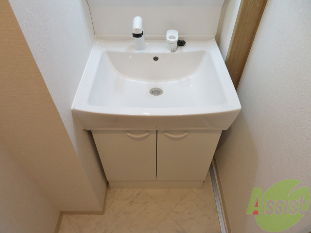 洗面設備　忙しい朝の味方、独立洗面台がありますよ～。