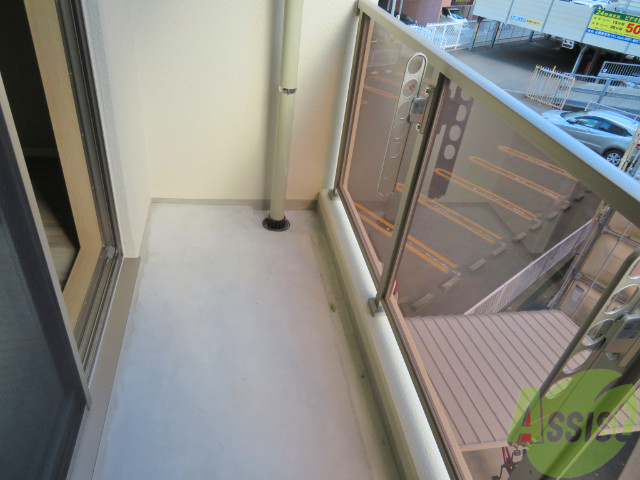 バルコニー　こちらのＢるコニーは、お洗濯物が干せる広さです。