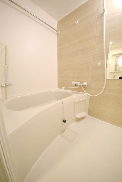 バス・シャワールーム　★広々としたバスルームです★