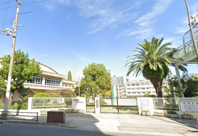 中学校　豊中市立第四中学校（中学校）まで1005m