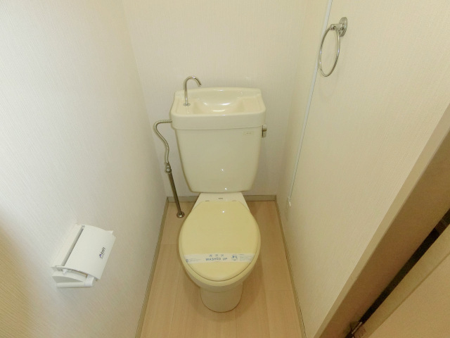 トイレ　お問合せはシティホーム海田センター　082-821-2227