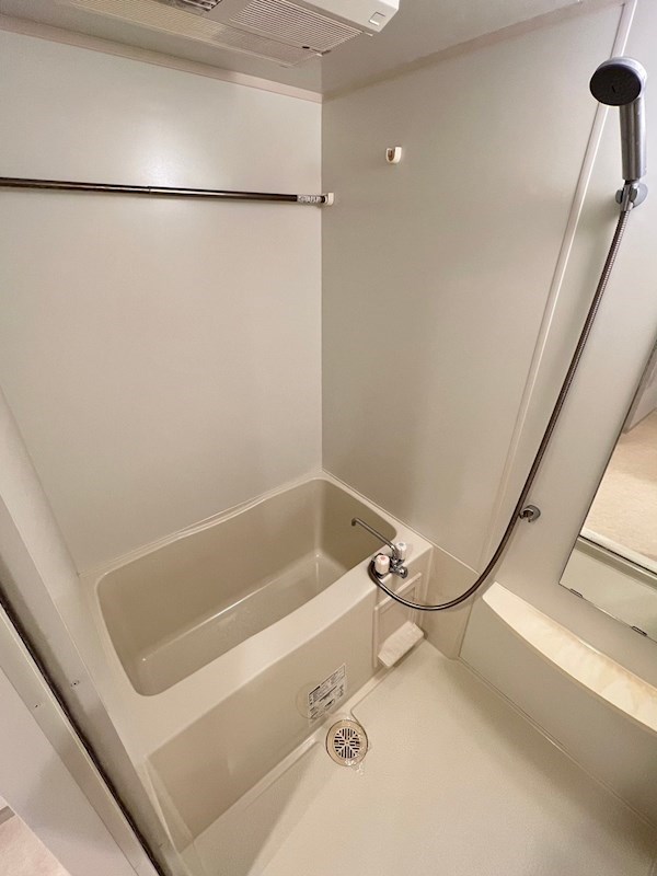 バス・シャワールーム　お風呂です