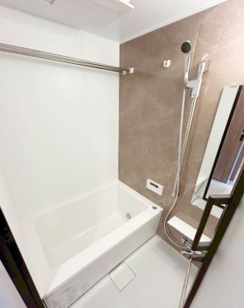 バス・シャワールーム　コンパクトで使いやすいお風呂です