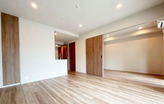 居室・リビング　こちらのリビングで趣味の時間をお楽しみください