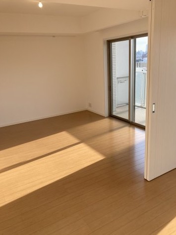 居室・リビング　同タイプのお写真です