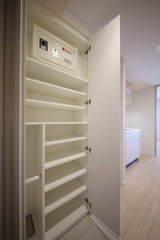 収納　玄関横のシューズボックス／同タイプ参考写真