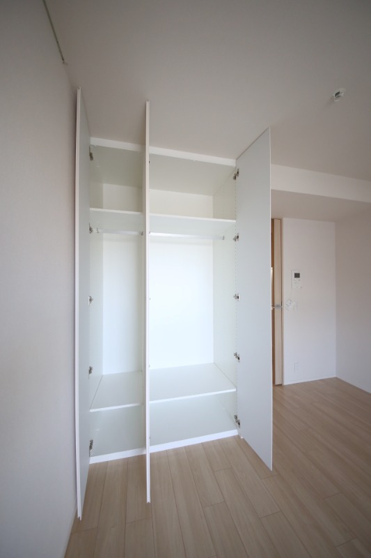 その他部屋・スペース　容量たっぷりのクローゼット／同タイプ参考写真