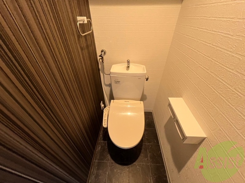 トイレ　こちらはトイレです。清潔感があり、安心して使用できます。