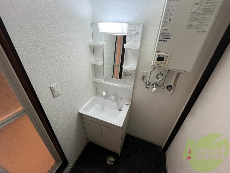 洗面設備　こちらに洗面台があります。朝の洗顔はこちらで。