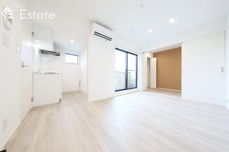 居室・リビング　同仕様内装