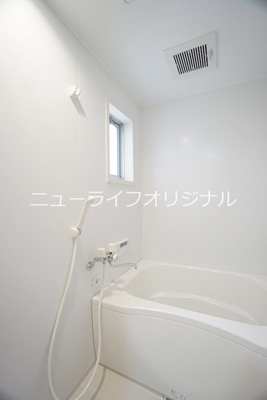 バス・シャワールーム　清潔感のある浴室でございます♪