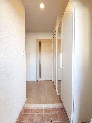 玄関　収納もある玄関です