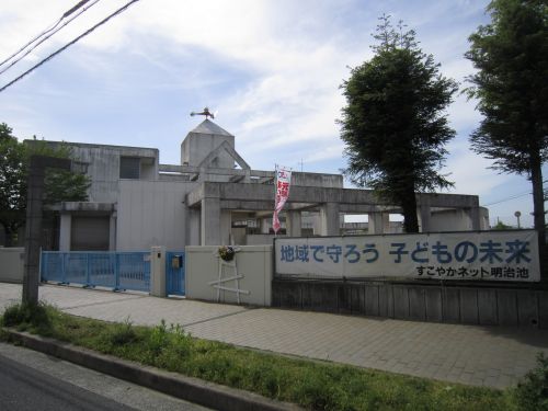 小学校　小金台小学校（小学校）まで851m