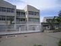 中学校　富田林市立明治池中学校（中学校）まで973m