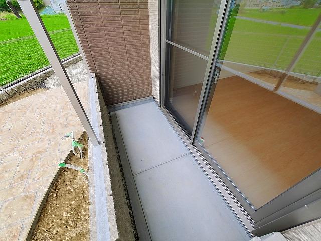 バルコニー　お洗濯にも便利なバルコニー付き