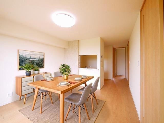 居室・リビング　CGで家具等を配置したもので家具等は含まれません