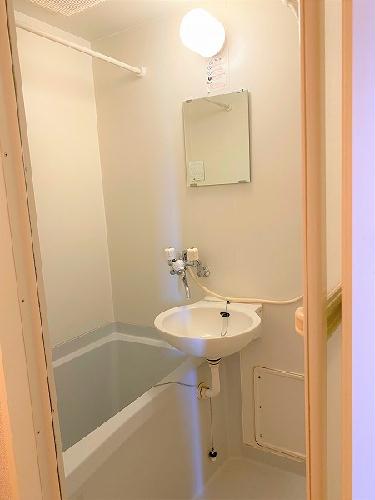 バス・シャワールーム　設備・仕様は号室により異なる為、現況を優先致します。