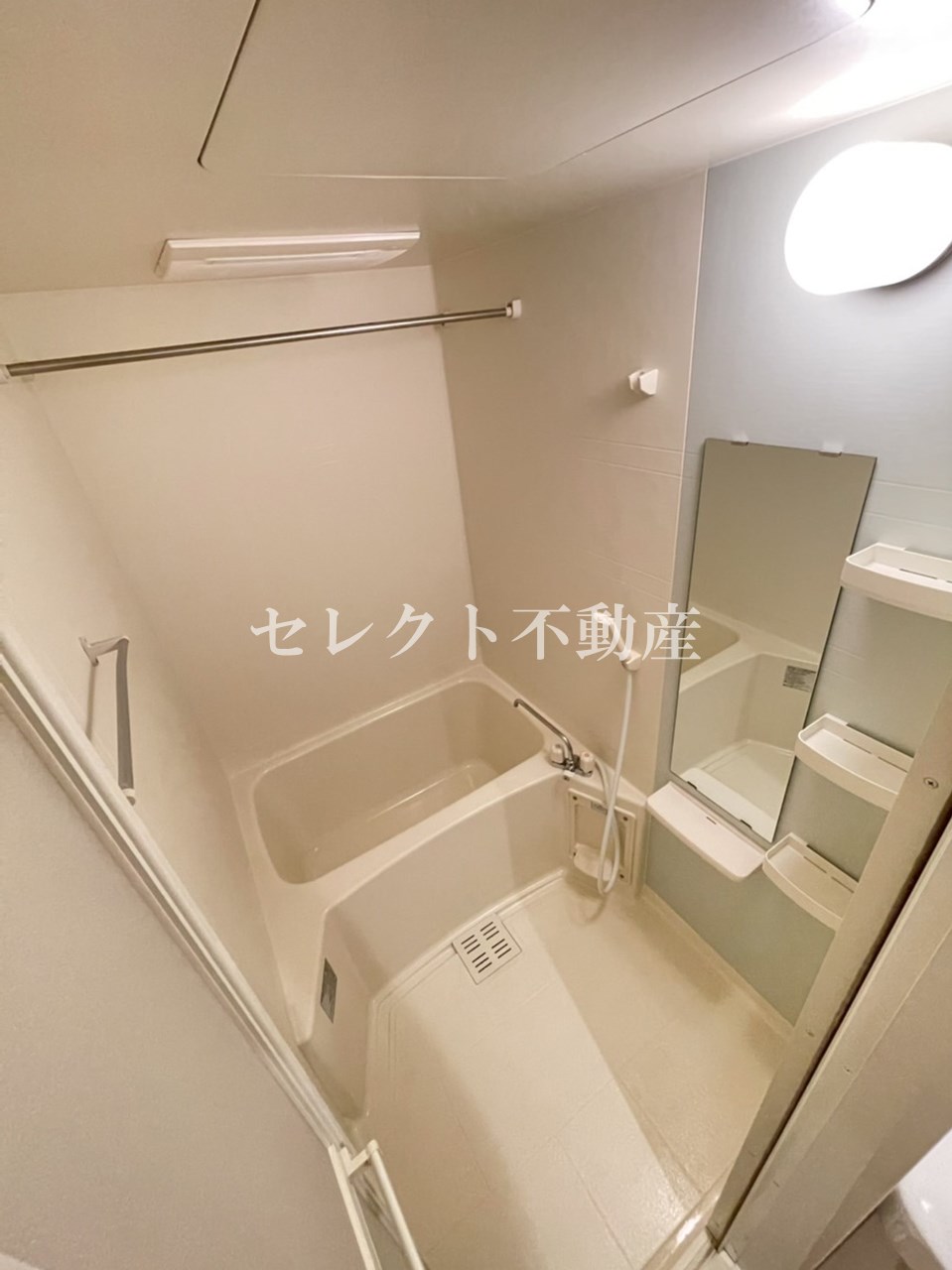 バス・シャワールーム　【八反丸ビルII】お風呂です