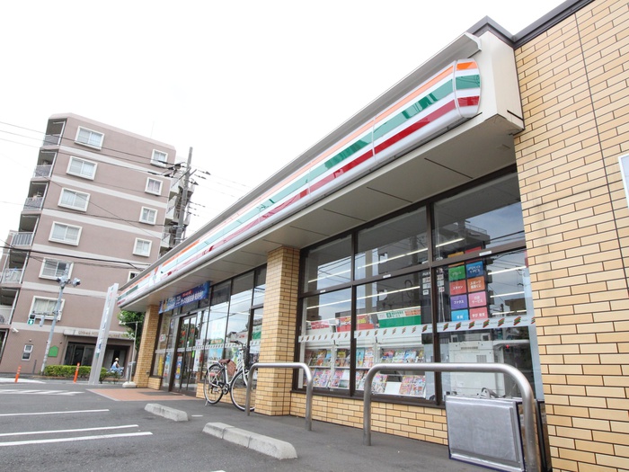 コンビニ　セブンイレブン（コンビニ）まで189m