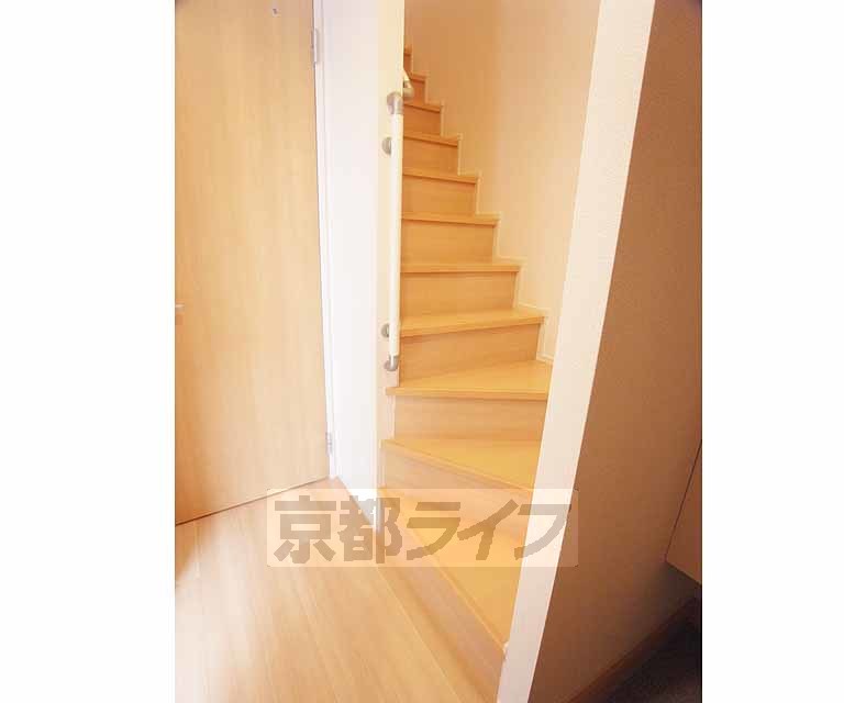 その他部屋・スペース　明るい階段です
