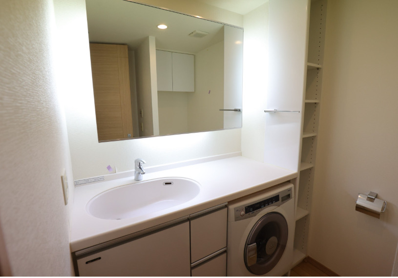 洗面設備　※反転タイプの写真を使用しています。