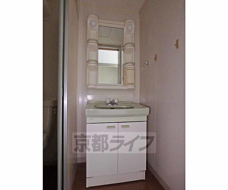 洗面設備　独立洗面台です。