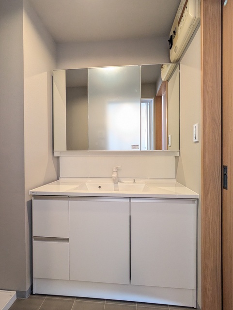 洗面設備　洗髪洗面化粧台