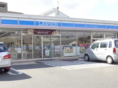 コンビニ　ローソン 博多春町三丁目店（コンビニ）まで636m