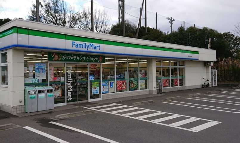 コンビニ　ファミリーマート深谷中学校前店（コンビニ）まで707m