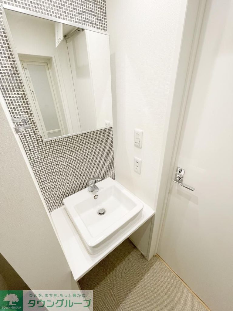 洗面設備　★朝の支度に便利な独立洗面台★