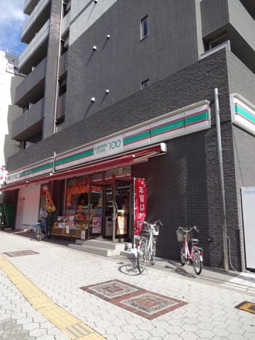 コンビニ　ローソンストア１００（コンビニ）まで64m