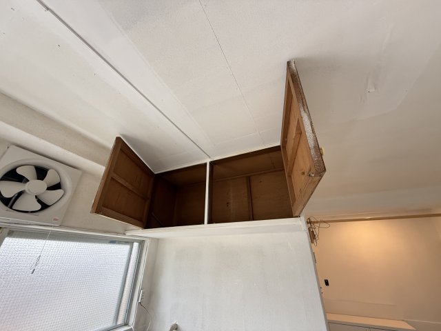 収納　キッチンの上にも収納あります