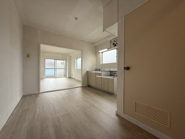 居室・リビング　広々としたダイニングキッチンです♪