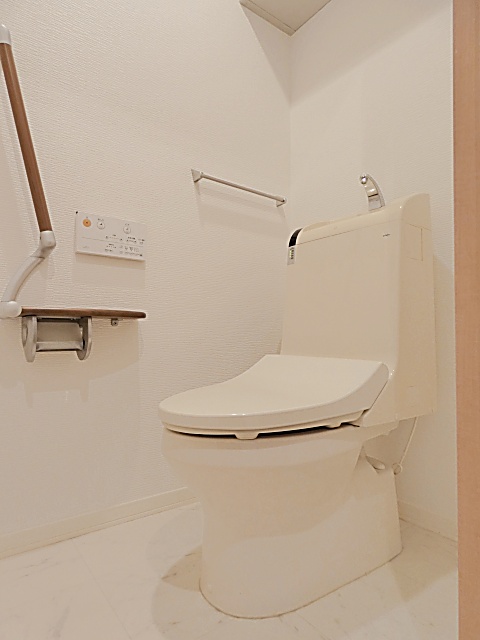 トイレ　清潔感のあるトイレです