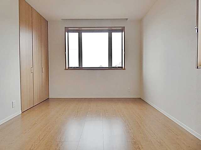 その他部屋・スペース　落ち着いて過ごせるお部屋なので、寝室にいかがでしょうか