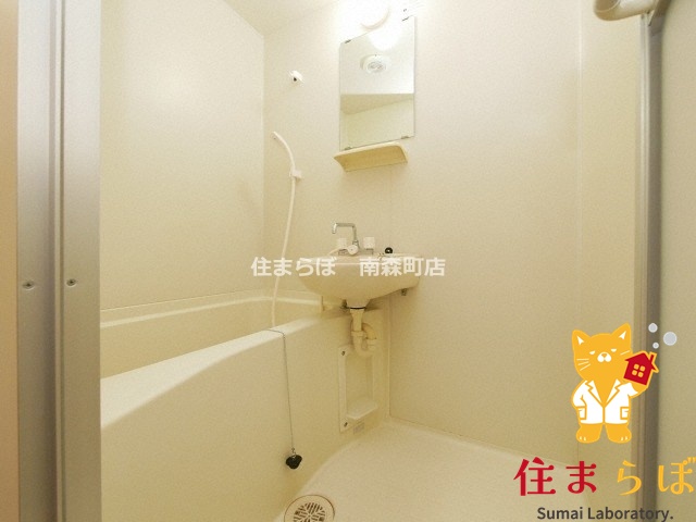 バス・シャワールーム　「見た目じゃなく、心に“しっくりくる”を大切に。」