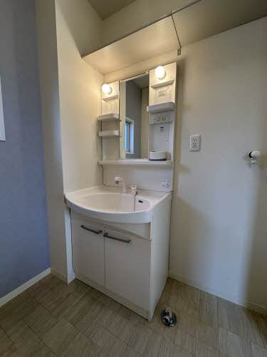 洗面設備　脱衣スペースもあります