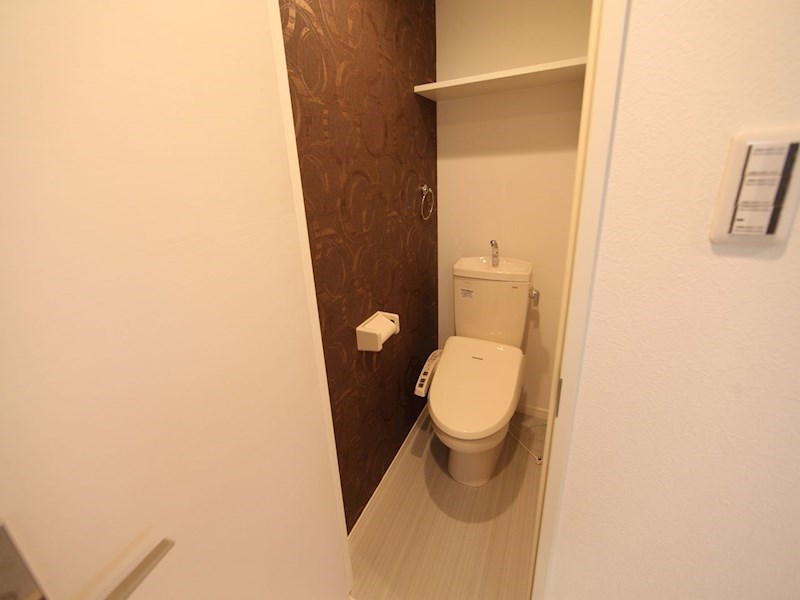 トイレ　温水洗浄暖房便座付トイレ