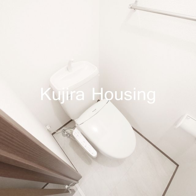 トイレ　温水洗浄暖房便座です★