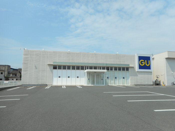 ショッピングセンター　ジーユー（ショッピングセンター）まで90m