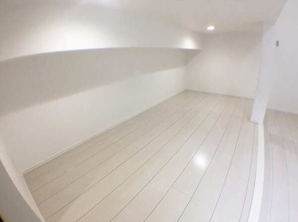 収納　床下物置