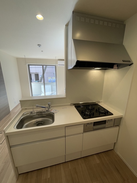 キッチン　★明るいフローリングのお部屋です★