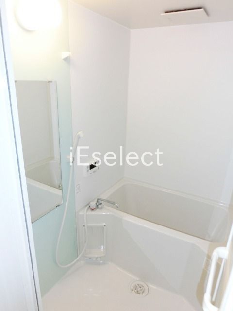 バス・シャワールーム　綺麗なバスルーム。