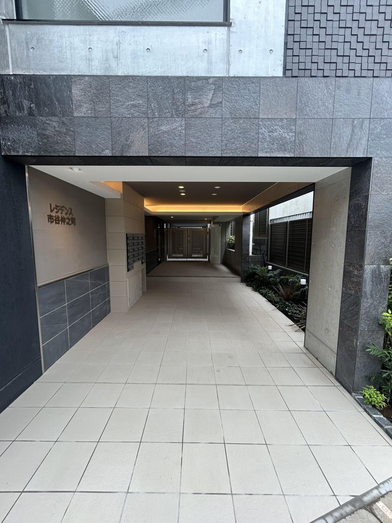 エントランス　エントランス