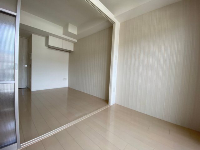 その他部屋・スペース　開放的な寝室です